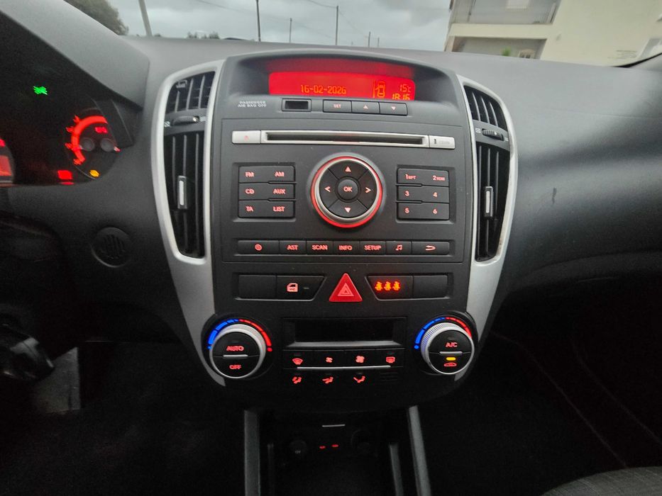 Kia Ceed 1.6 CRDi em bom estado
