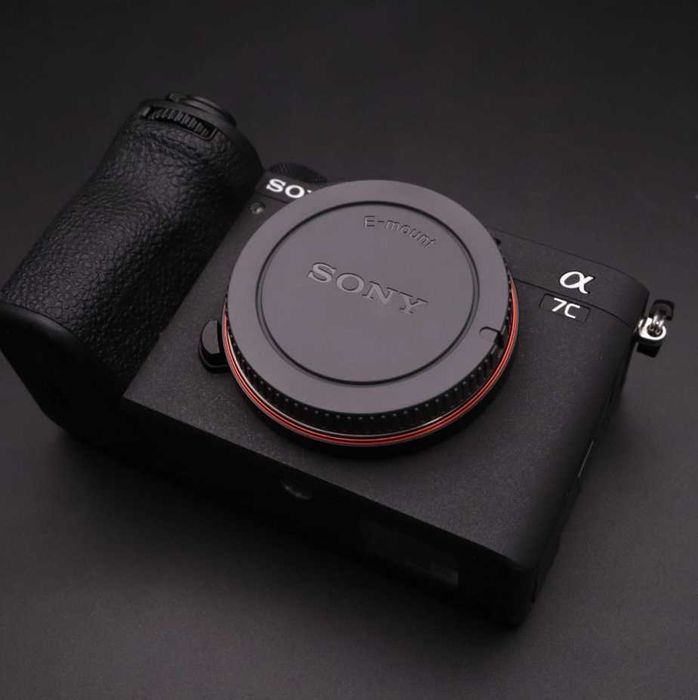 Sony A7C com acessórios incluídos – Excelente estado