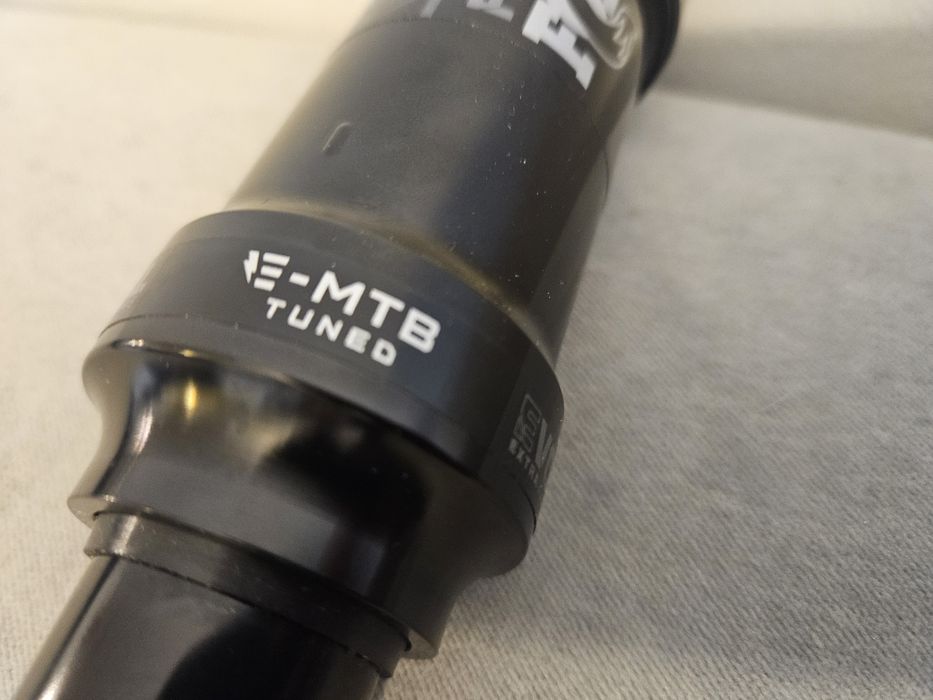 Nowy Damper Fox flota 350 psi e-mtb tunel evol extra volume
