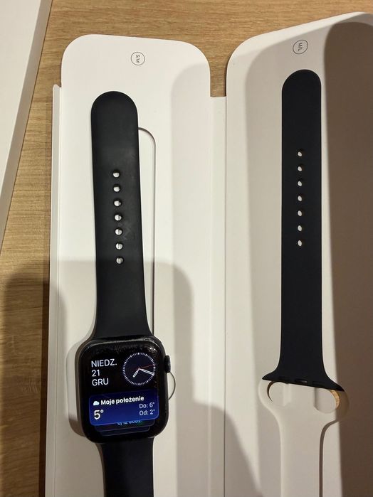 Apple Watch 7 gen. 45 mm - komplet