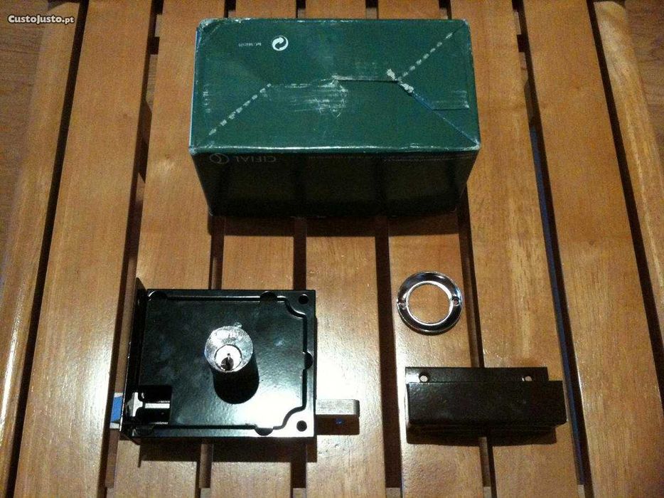 ## Digital Lock (Right Side 5.5) ##64550489957123121