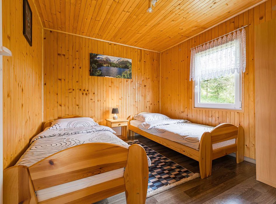 Domki "Rzut beretem do Jeziora" Zawóz -Bieszczady