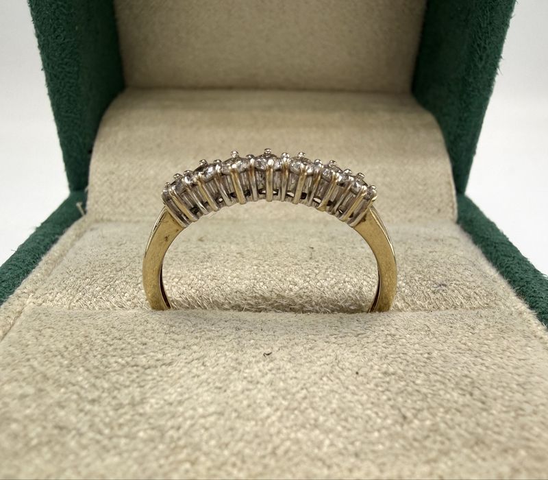 Złoty pierścionek z diamentami 0,42ct VS1-Si1/K