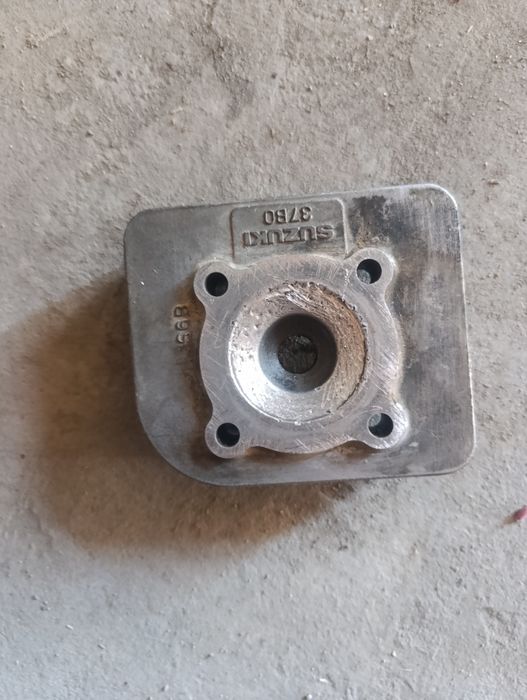 Головка циліндру Сузукі летс 2