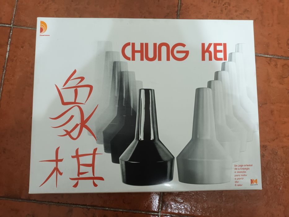Jogo de tabuleiro "Chung kei"