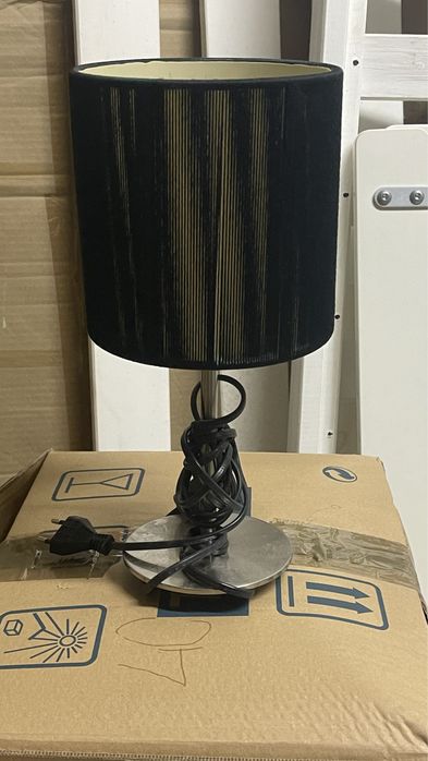 Candeeiro com pé em ferro e Bajur tecido