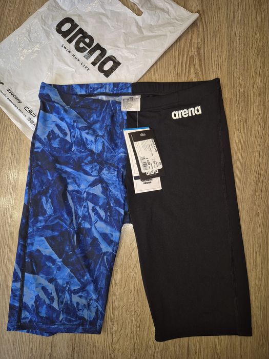 Продам плавки Arena