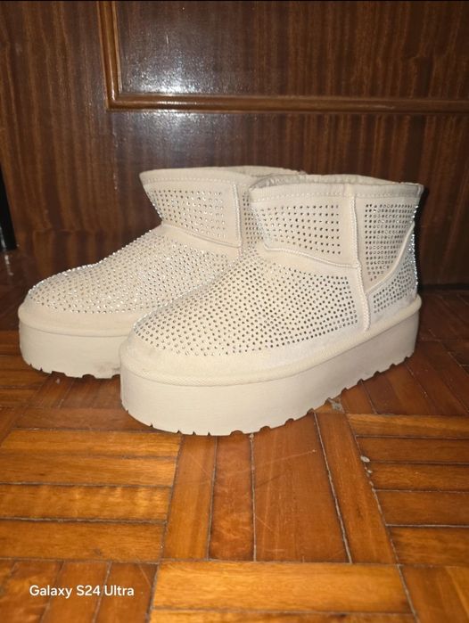 Botas com pêlo otimo estado