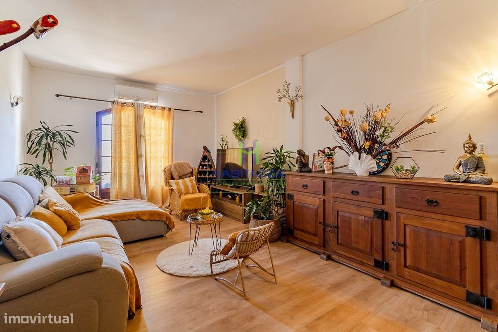 Apartamento T2 com Terraço, virado a sul, numa zona sossegada de Lagos