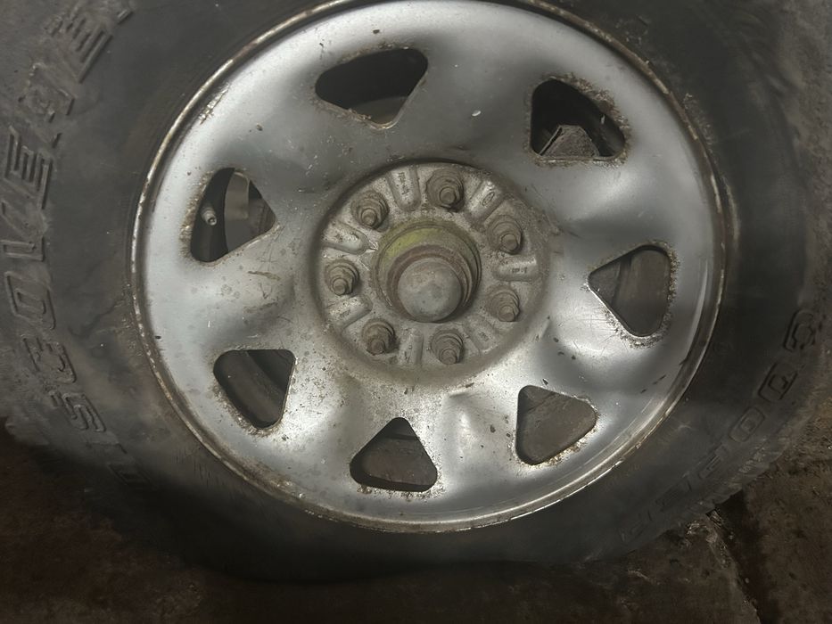 Ford f250 felgi stalowe 4 szt  16 cali