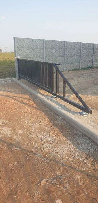 Schody balustrady bramy przesuwne brama płoty