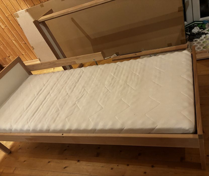 Łóżko dla dziecka IKEA 2szt z materacami