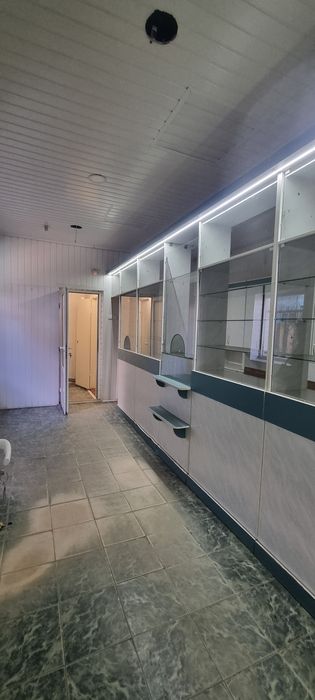 Продається комерційне приміщення. Ринок.