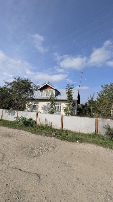 Продається Українська хата в мальовничому куточку Прикарпаття