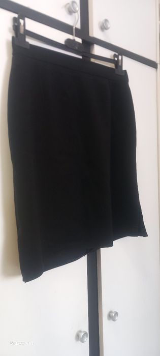 Czarna mini spódniczka