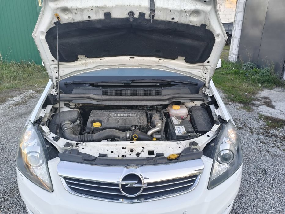 Opel Zafira 2012