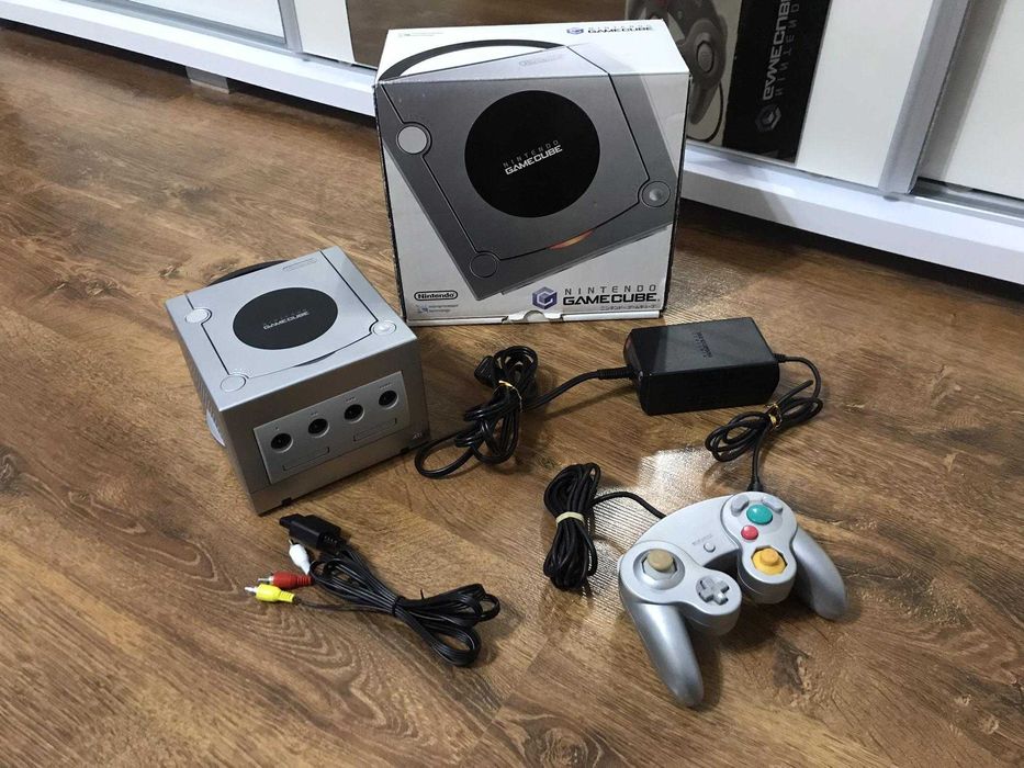 Nintendo GameCube (DOL-001) NTSC-J w pudełku