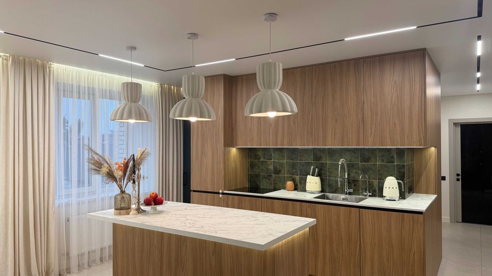 Величезна квартира з дизайнерським ремонтом в самому Центрі.  Газ