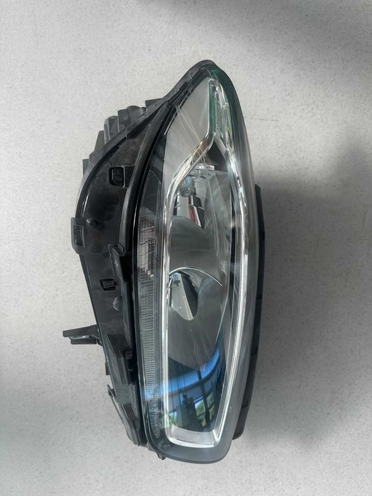 Ótica / Farol DIREITA Mercedes CITAN W206 Original HELLA – A2069061000