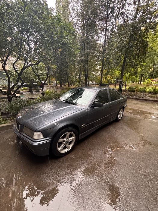 Продам BMW E36 318l