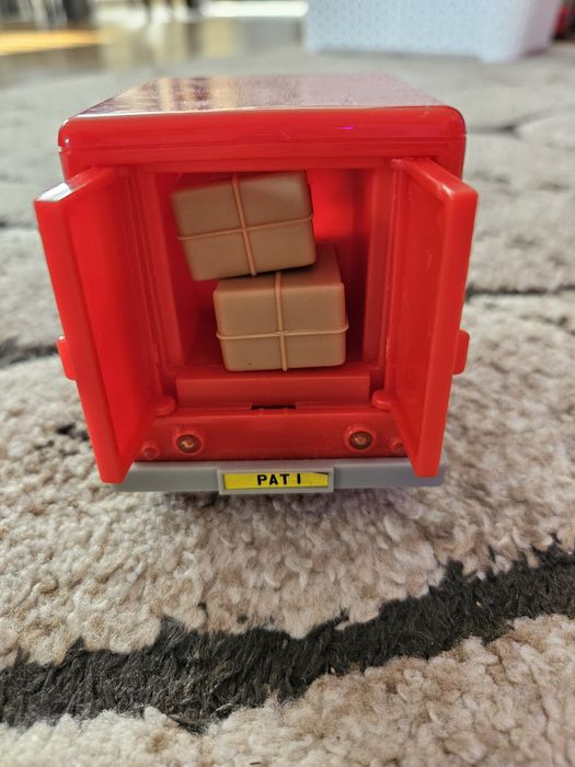 Listonosz Pat, samochód