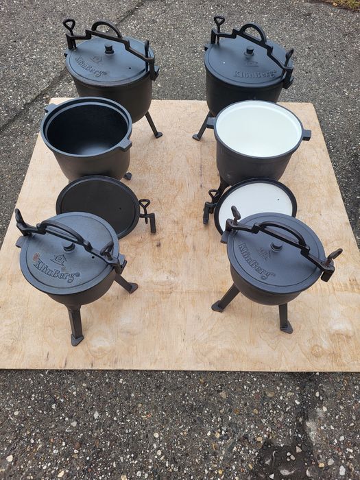 Kociołek żeliwny, garnek żeliwny na duszonki, prażone.