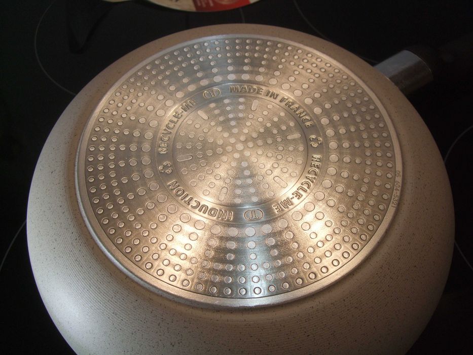 Patelnia Tradycyjna TEFAL BEIGE ESSENTIAL Non-stick 24 cm INDUKCJA !!!