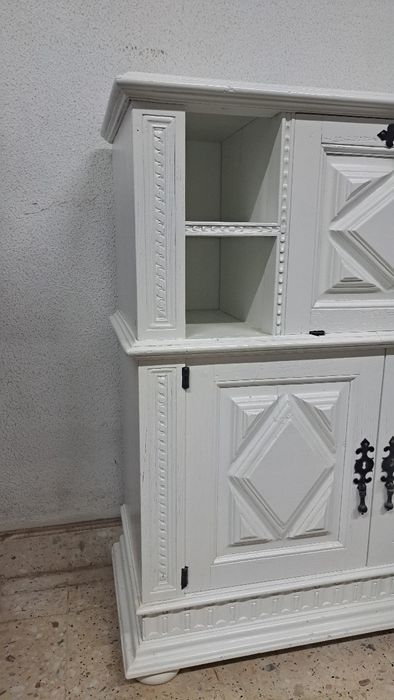 Aparador 3 Portas, 2 nichos