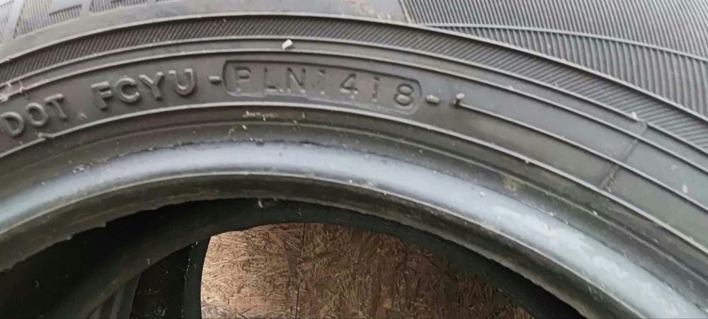 Opony zimowe Nexen 4 szt 225/65R17 grubość bieżnika 4mm