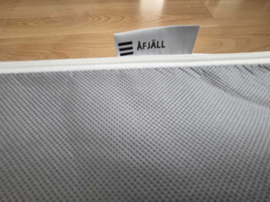 Colchao ÅFJÄLL ikea e estrado com pes 140X190cm