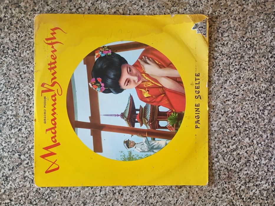Variedade de discos vinil LP 3€ unidade
Exemplar estado de conservação