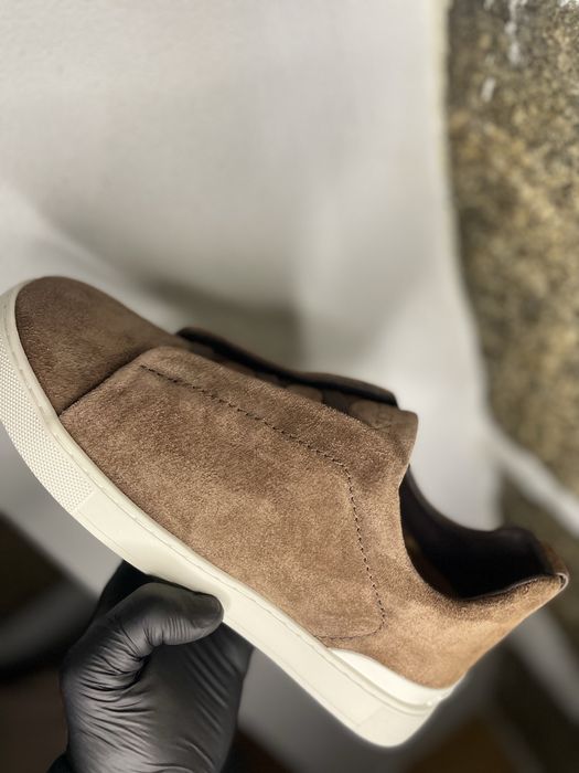 Ermenegildo Zegna Triple Stitch em camurça castanha