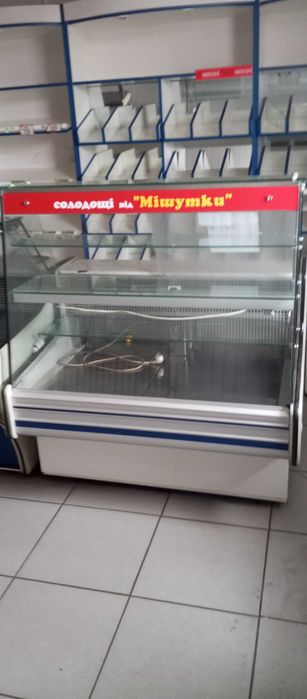 Витрина холодильная,шкаф для напитков