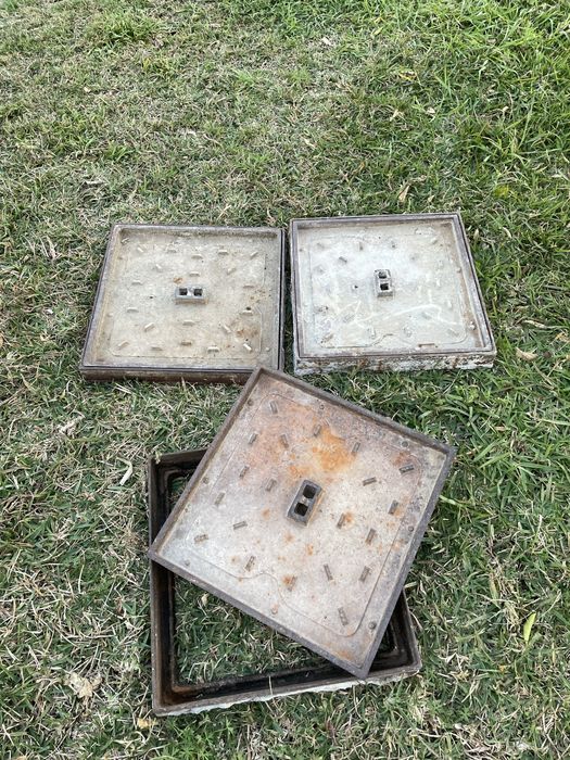 Tampas Saneamento Ferro Fundido 50x50 ( cada unidade)
