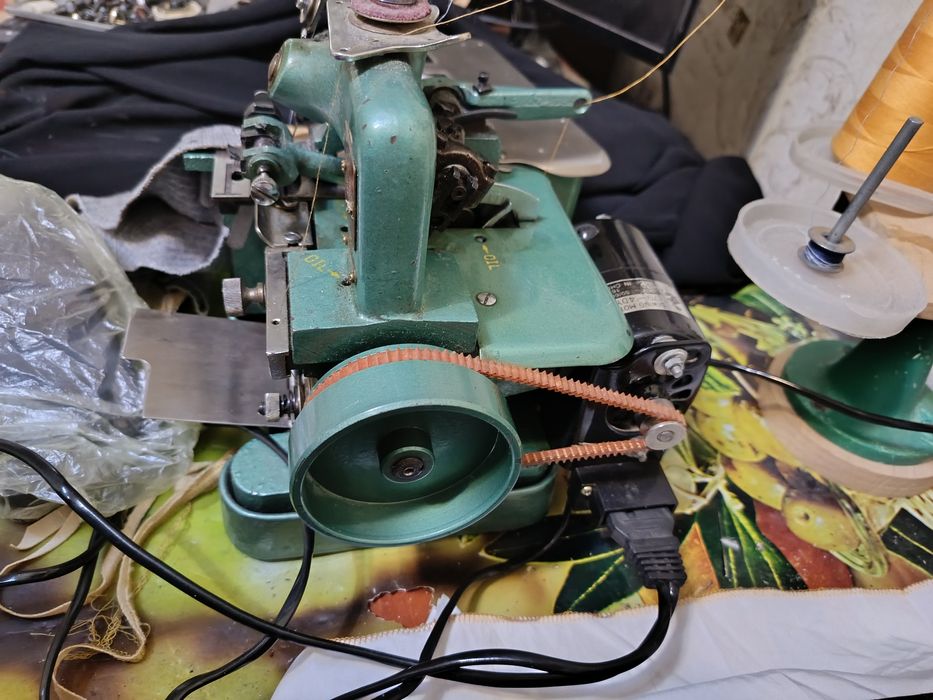 Оверлок с электроприводом и антэнкой