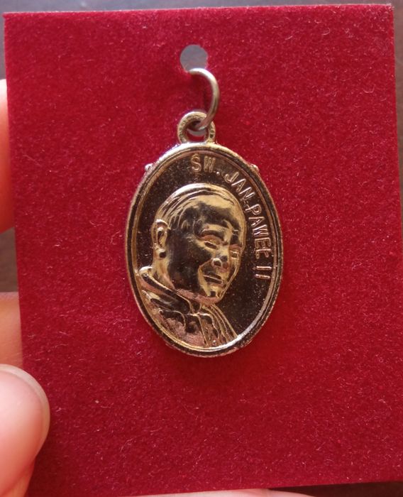 Medalik z papieżem Jan Paweł II