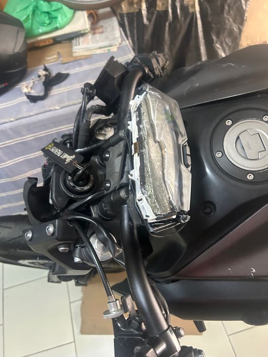 Vendo MT07 acidentada