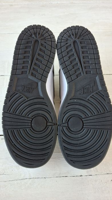 Кросівки NIKE (Найк) р.41 нат.шкіра стан нових