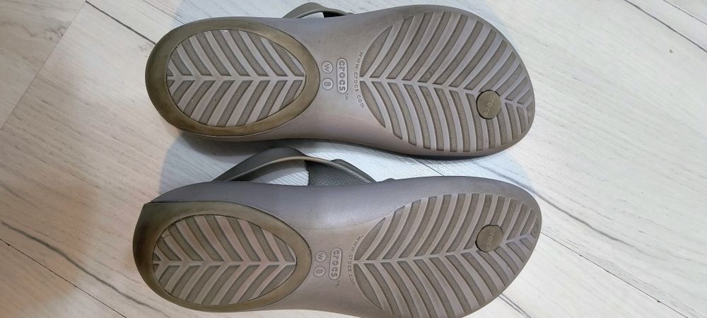 Crocs Serena Embellish Flip w8 39 szare