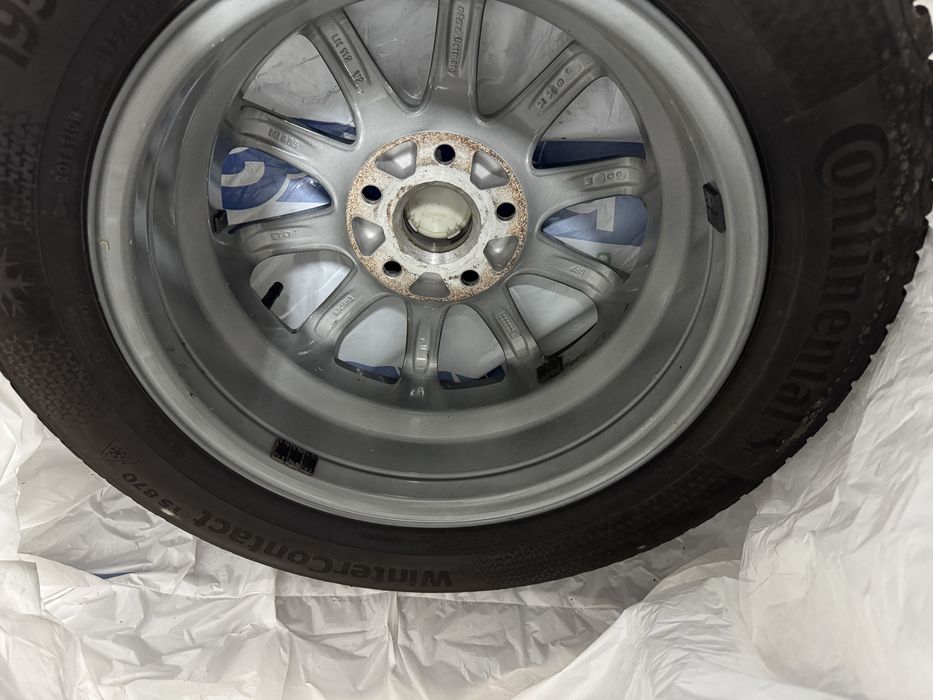 Continental winter contact 195/65 R15