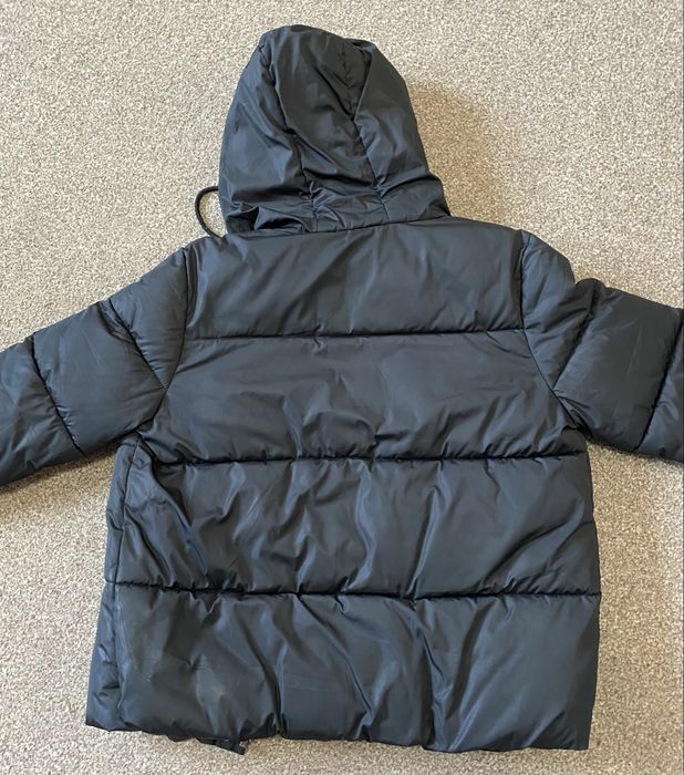 Czarna kurtka przejściowa