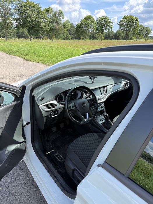 Opel Astra K zadbany