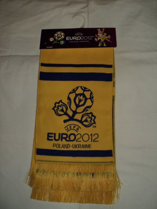 Футбольний шарф-сувенір.