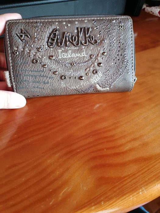 Carteira marca Annek