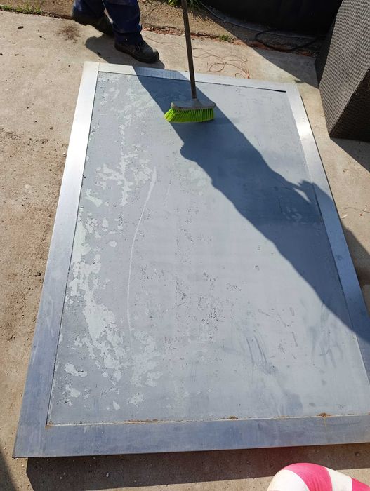 Portões de ferro com aro em inox