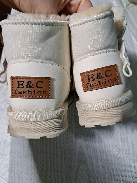 Уги зима дитячі 27 р