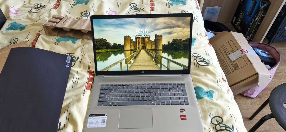 Vendo Portatil 17.3 HP Ryzen 5 7520U 8GB LDDR5 HD 512GB Novo na caixa