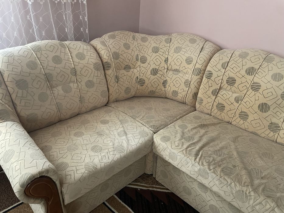 Кутовий диван має спальне місце