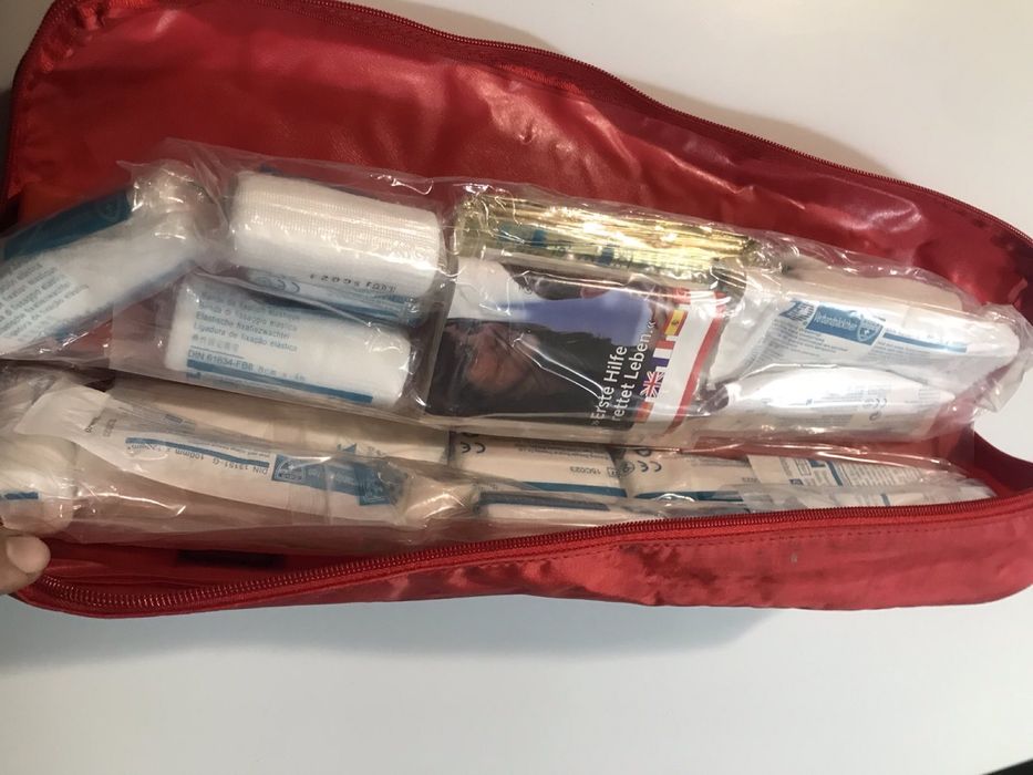 Аптечка автомобільна