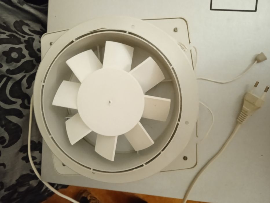Продам вентилятор-вытежка!